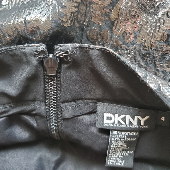DKNY Metallic Brocade pattern ruffle skirt Size 4 club date girl's nite - Picture 7 of 7